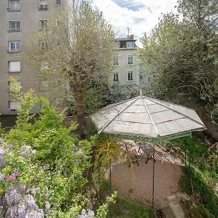 Bains Callou Situee Face Aux Thermes *