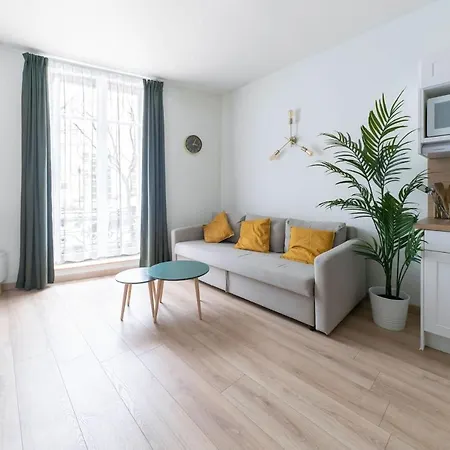 Bains Callou Situee Face Aux Thermes