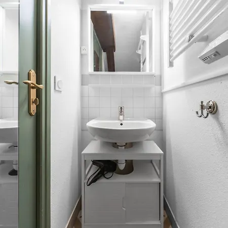 Bains Callou Situee Face Aux Thermes Apartament