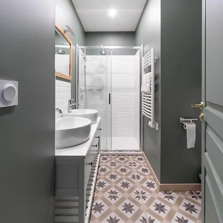 Bains Callou Situee Face Aux Thermes Apartament *