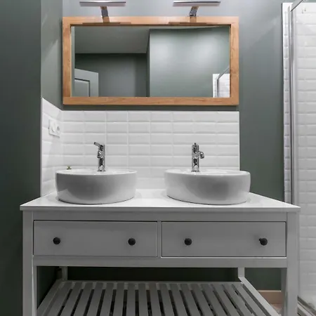 Bains Callou Situee Face Aux Thermes