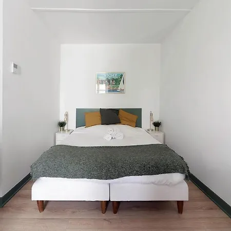 Bains Callou Situee Face Aux Thermes * Βισύ