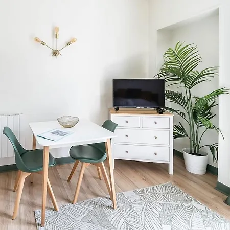 Διαμέρισμα Bains Callou Situee Face Aux Thermes Βισύ