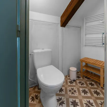 Bains Callou Situee Face Aux Thermes *