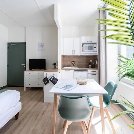 Bains Callou Situee Face Aux Thermes * Βισύ