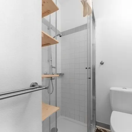 Bains Callou Situee Face Aux Thermes Βισύ