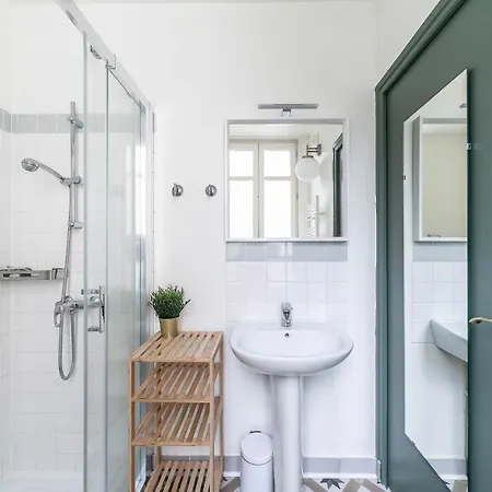 Bains Callou Situee Face Aux Thermes * Βισύ