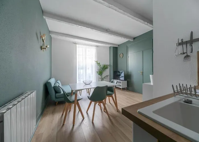 Apartment Bains Callou Situee Face Aux Thermes *