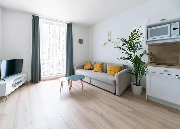 Bains Callou Situee Face Aux Thermes