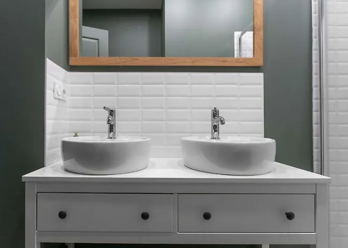 Bains Callou Situee Face Aux Thermes