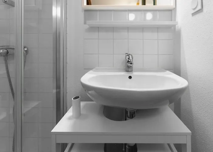 Bains Callou Situee Face Aux Thermes *