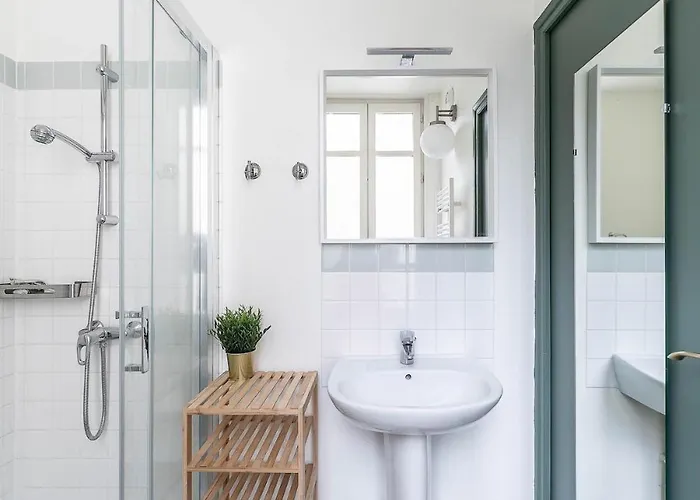 Bains Callou Situee Face Aux Thermes * Vichy